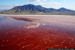 10o-LAKE-NATRON-570
