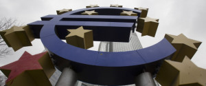 Frankfurt's Euro Sculpture As Confidence Improves on Prospect of QE Stimulus Effects