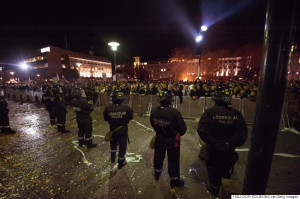 Poplice guard the parliament in Reykjavi