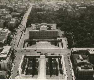 Syntagma-700x598