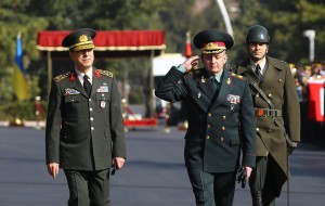 ANKARA, TURKEY - FEBRUARY 16: Chief of the General Staff of the Turkish Armed Forces, Hulusi Akar (L) and Chief of the General Staff and Commander-in-Chief of the Armed Forces of Ukraine Viktor Muzhenko (R) inspect a guard of honor in Ankara, Turkey on February 16, 2016. (Photo by Volkan Furuncu/Anadolu Agency/Getty Images)