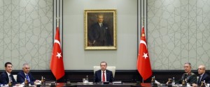 ANKARA, TURKEY - SEPTEMBER 28: President of Turkey, Recep Tayyip Erdogan (C) chairs National Security Council meeting with attendance of Prime Minister Binali Yildirim (2nd L) in Ankara, Turkey on September 28, 2016. (Photo by Kayhan Ozer/Anadolu Agency/Getty Images)